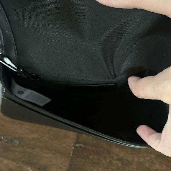 Lululemon-Leather Alternative Mini Bag 1.2L-Black-NWT - Picture 12 of 13